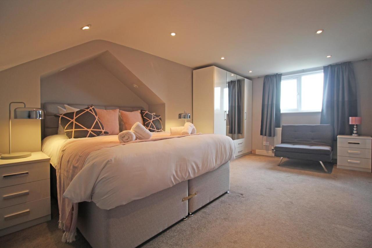 Queens Road - Luxury Spacious Home In Chester Christleton Bagian luar foto