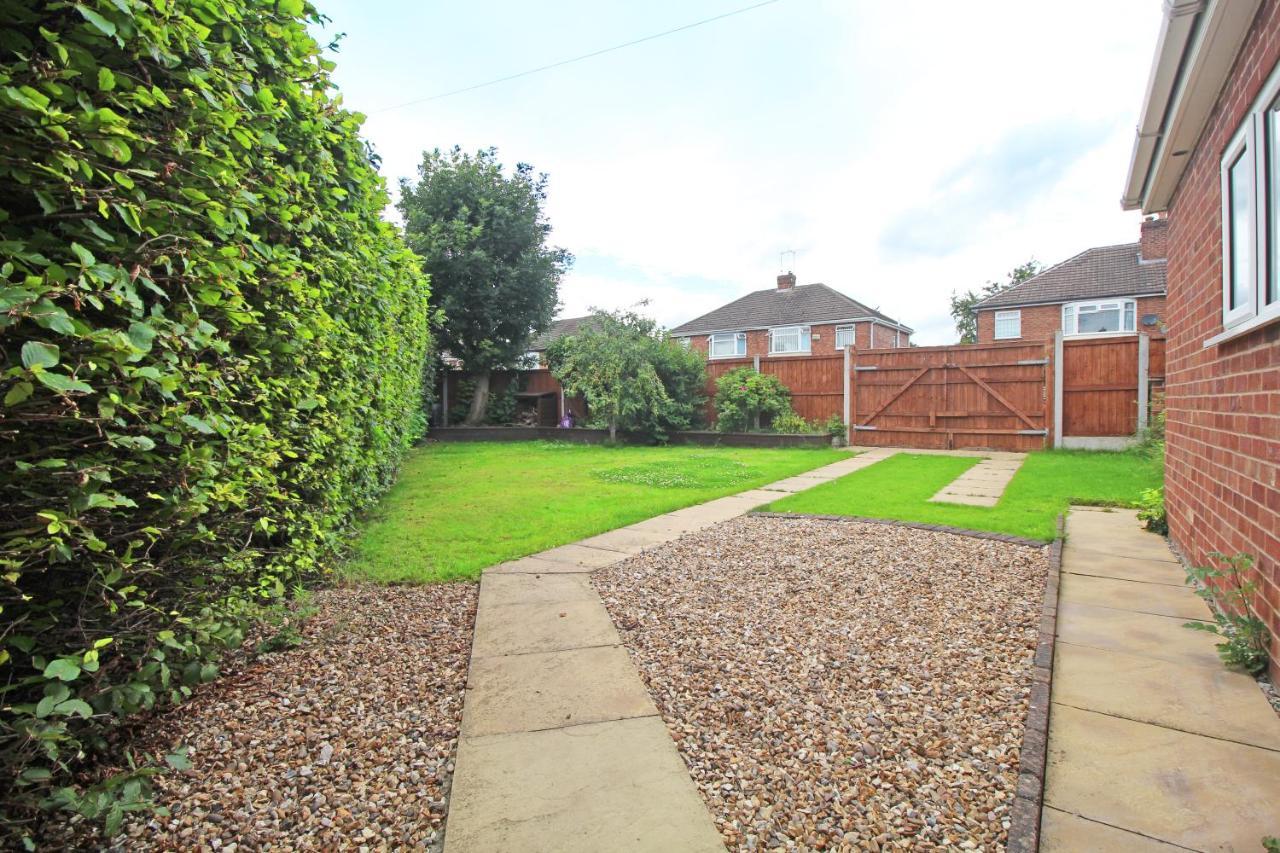Queens Road - Luxury Spacious Home In Chester Christleton Bagian luar foto