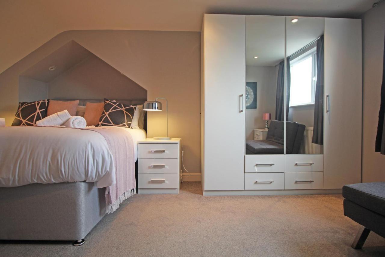 Queens Road - Luxury Spacious Home In Chester Christleton Bagian luar foto