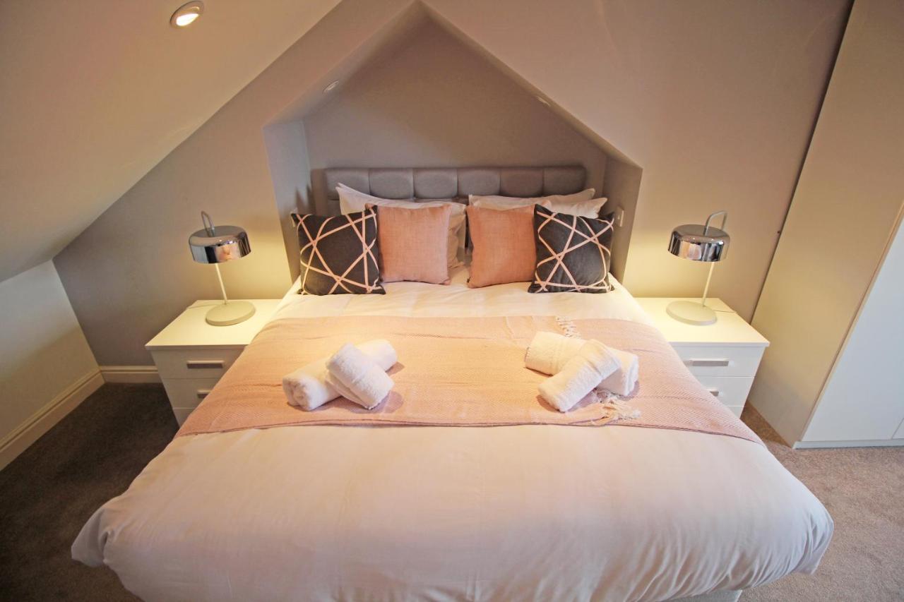 Queens Road - Luxury Spacious Home In Chester Christleton Bagian luar foto