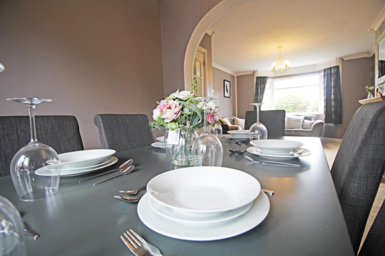 Queens Road - Luxury Spacious Home In Chester Christleton Bagian luar foto