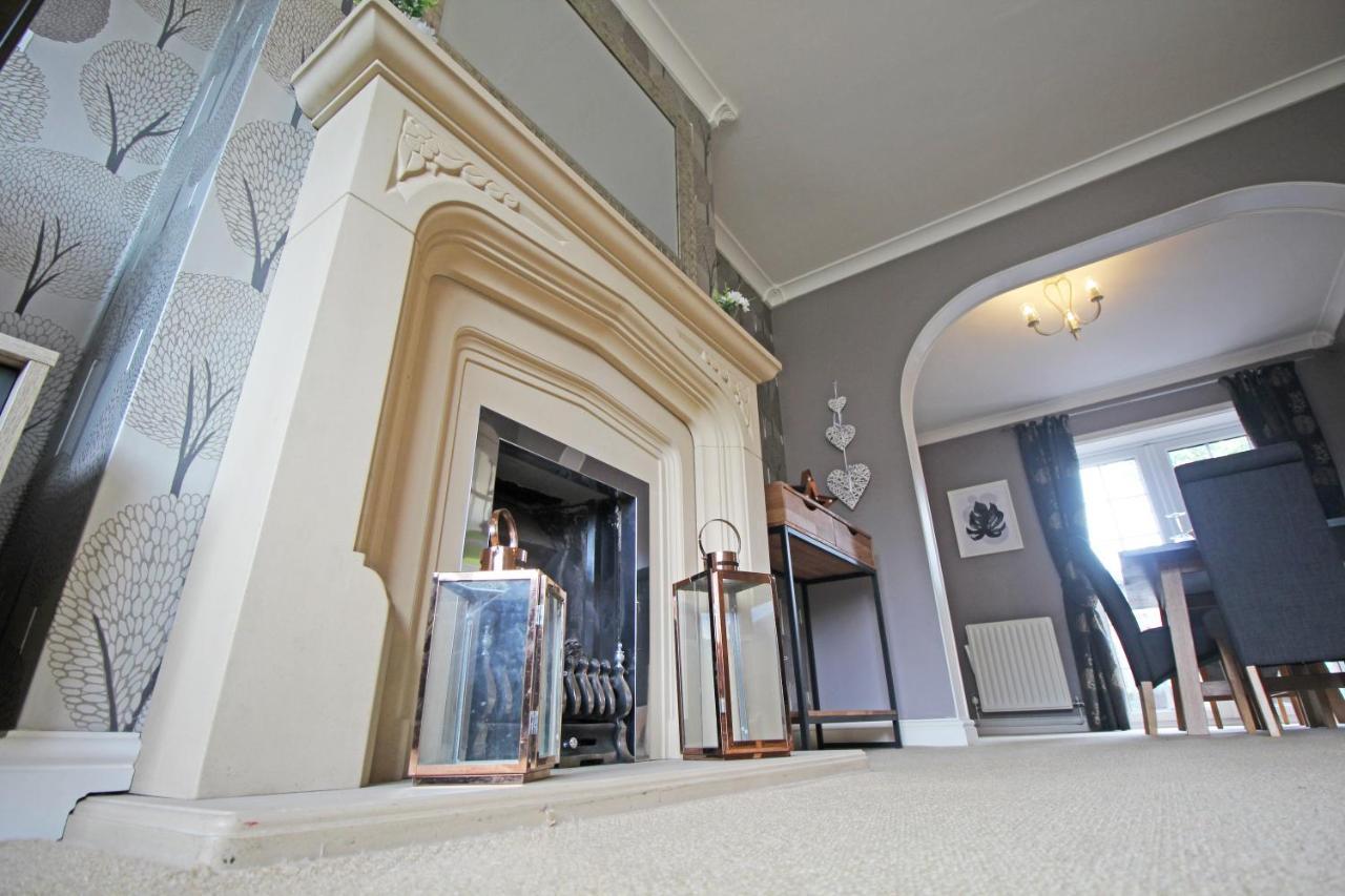 Queens Road - Luxury Spacious Home In Chester Christleton Bagian luar foto