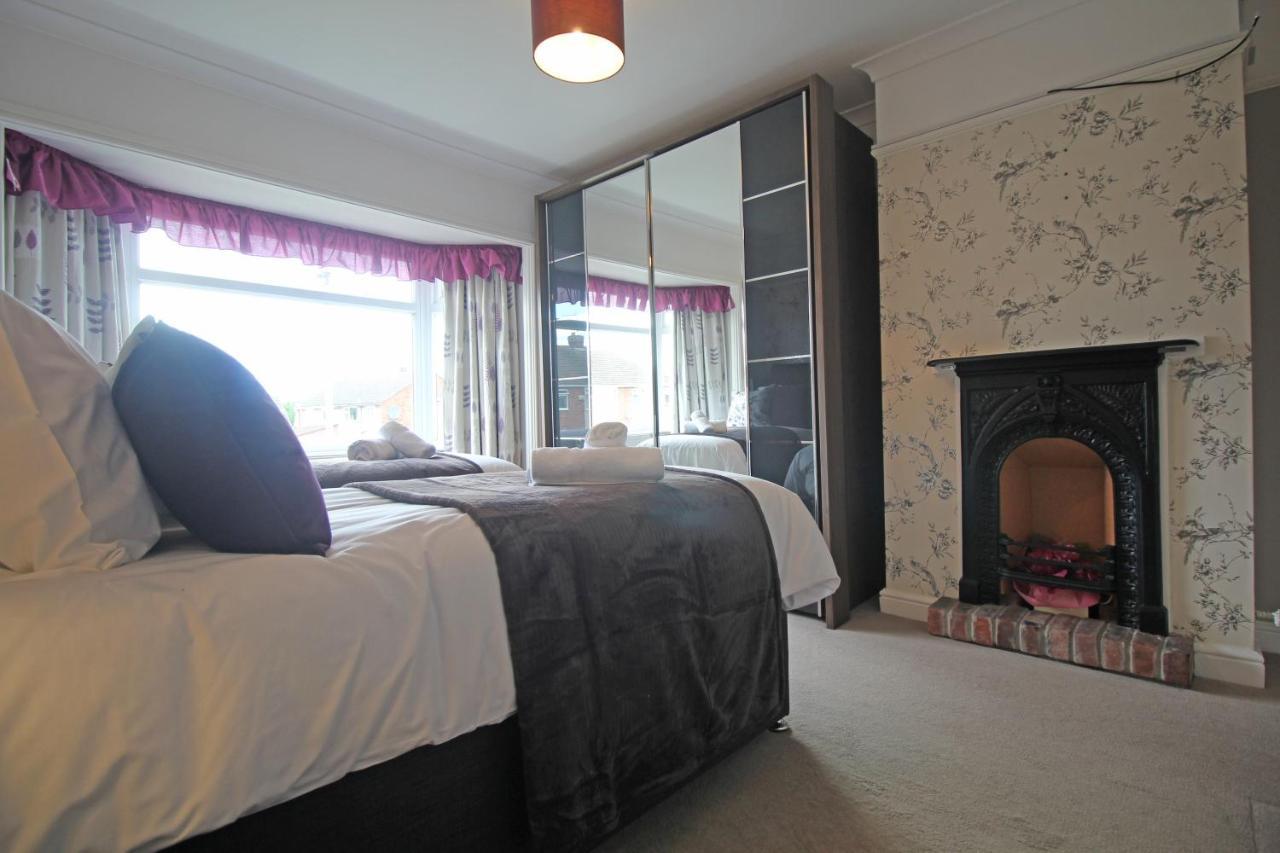 Queens Road - Luxury Spacious Home In Chester Christleton Bagian luar foto
